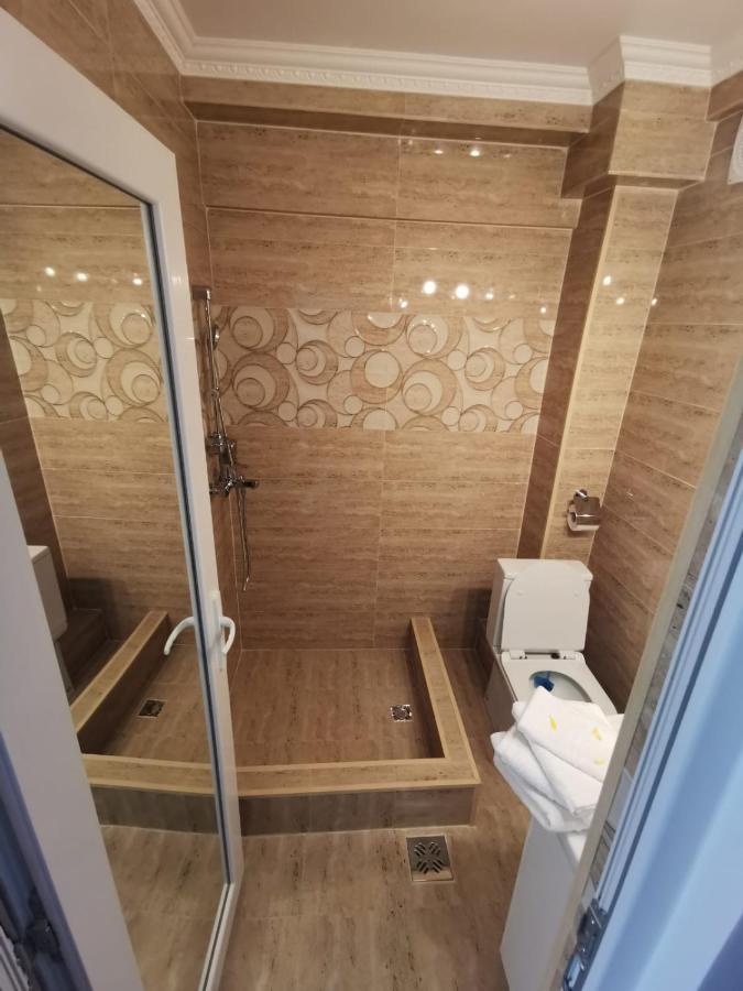 1 Small Studio, Central, Self Check In Sinaia Extérieur photo