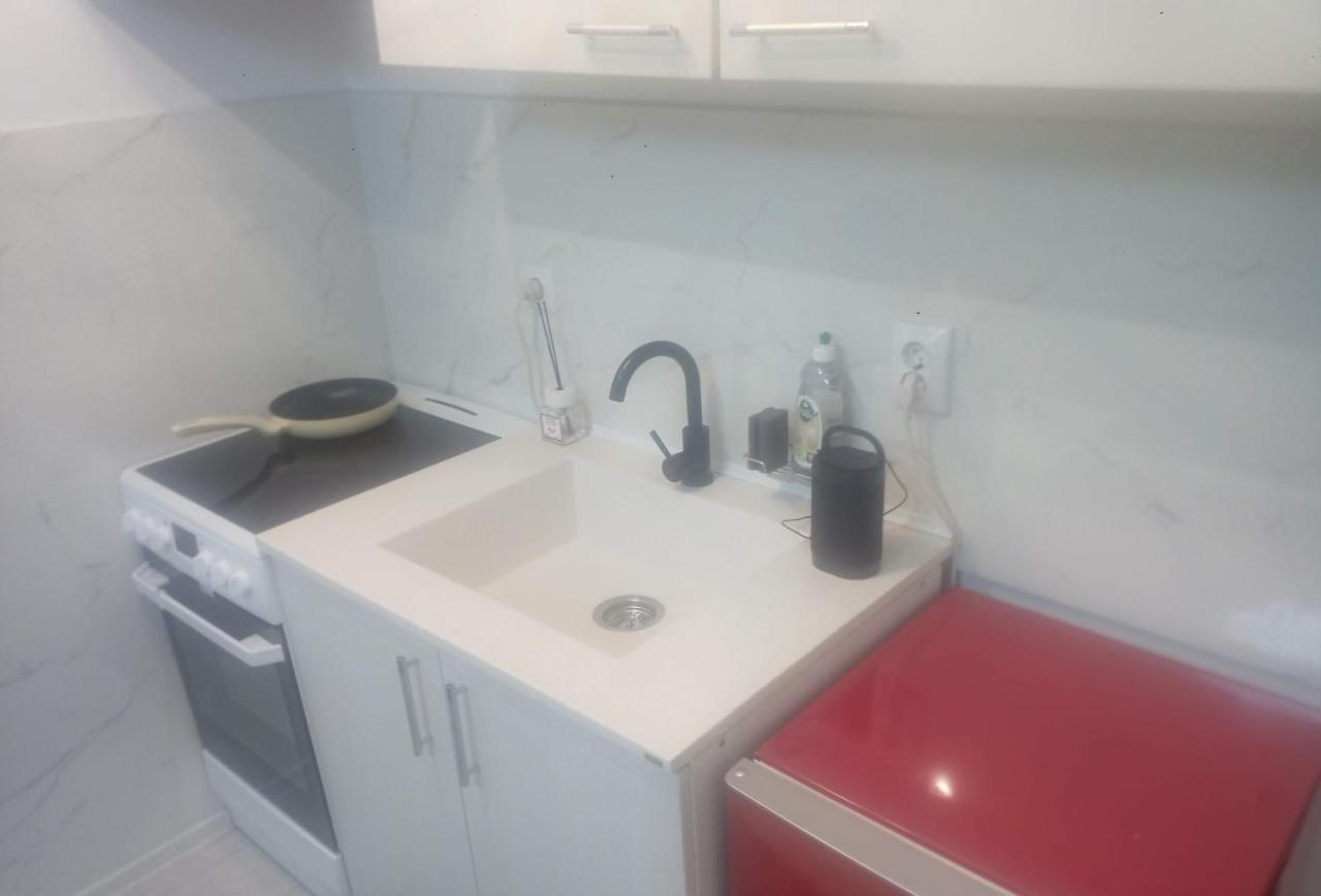 1 Small Studio, Central, Self Check In Sinaia Extérieur photo
